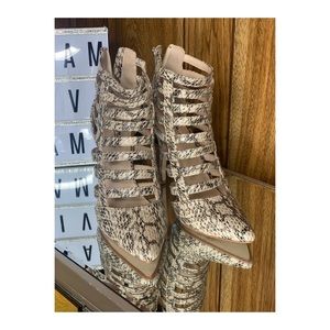 Snake skin shoes